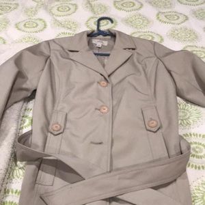 Ladies medium weight trench raincoat